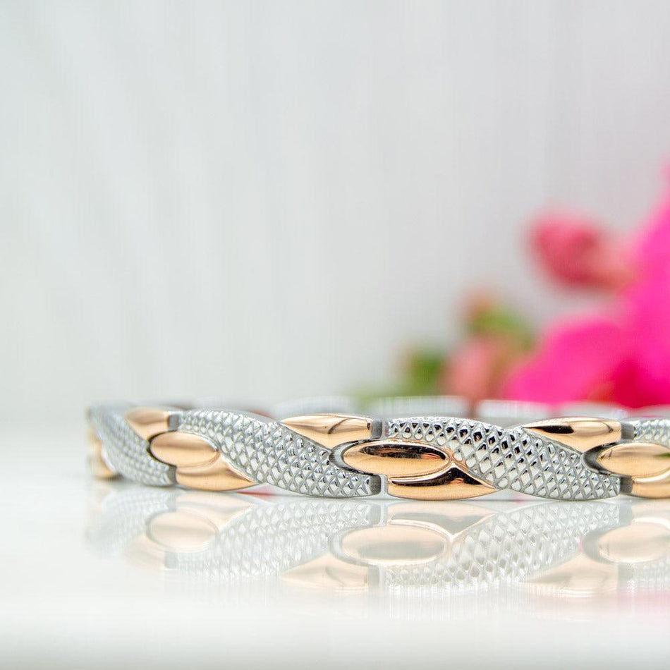 Snapdragon Dusk 4in1 Magnetic Bracelet- Lillys Pharmacy and Health Store