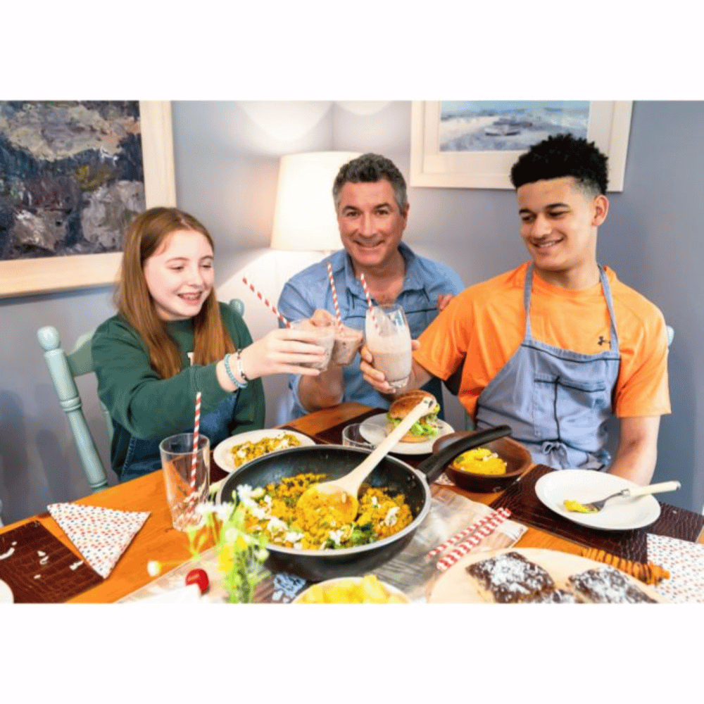 Oliver McCabe - Kids Kitchen Takeover! Recipe Book- Lillys Pharmacy and Health Store